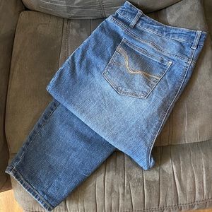 W62 Dressbarn 18 Jeans